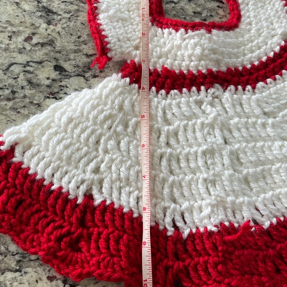 Handcrafted crochet baby dress - Picture 3 of 4